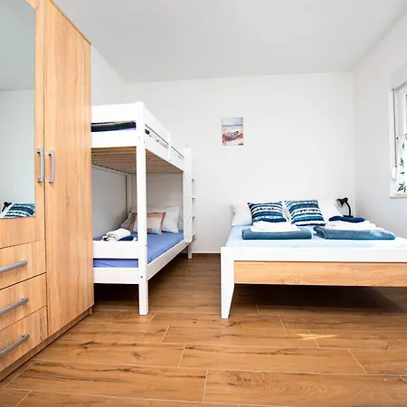 Apartment Marin Tkon