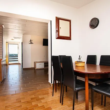 Apartment Marin Tkon